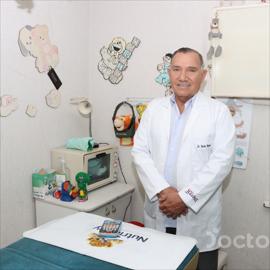 Dr. Carlos Jack Vasquez Beckman, Cirugía Pediátrica