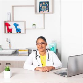 Dr. Claudia Del Rocío Salazar Caicedo, Pediatría Neonatología