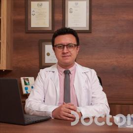Dr. Juan Diego Vintimilla Sarmiento, Neurocirugía