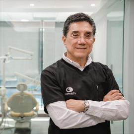 Dr. Fernando Cáceres Castellanos, Odontología