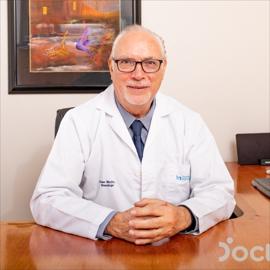 Dr. Juan Molina Zeas, Ginecología y Obstetricia