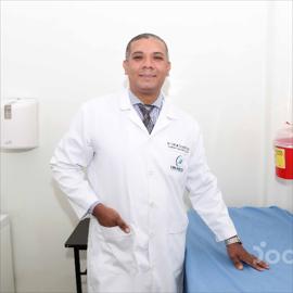 Dr. Cristian De León  Churta, Cirugía General