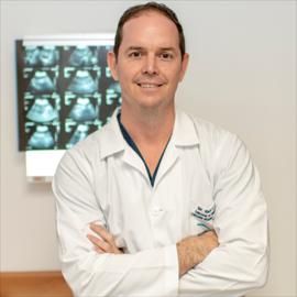 Dr. Harry Dorn Arias, Cirugía General