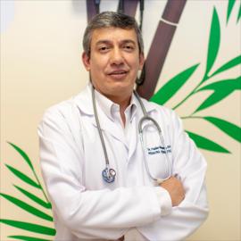 Dr. Fabián Mauricio Mosquera Alvear, Pediatría