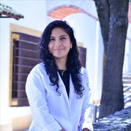 Dra. Nataly Mireya Alvear Quito, Neurocirugía