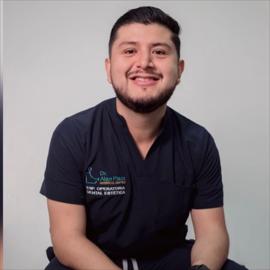 Dr. Alan Steven Plaza Patiño, Odontología