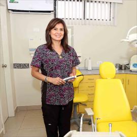 Dr. Licette Quirola Larco, Ortodoncia
