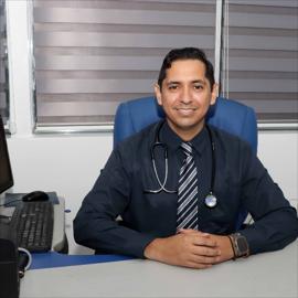 Dr. Marco Antonio Larrea Villamar, Cardiología