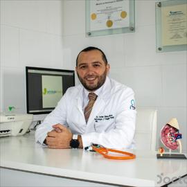 Dr. Dorian Toledo Bóleres, Nefrología