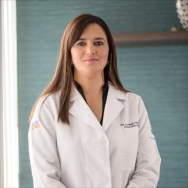 Dra. Ana  María Toral Granda, Neurología