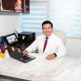 Dr. Eduardo Arévalo Vidal, Cirugía General