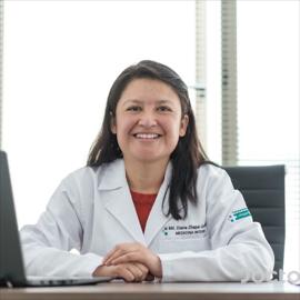 Dra. Diana Fernanda Zhapa Quezada, Medicina Interna