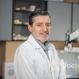Dr. Rafael Antonio Vintimilla Acosta, Odontología