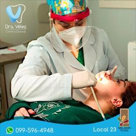 Dra. Andrea  Vélez Serna, Odontología