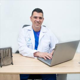 Dr. Leonardo José  Incorvaia  Vivescas, Fisioterapia