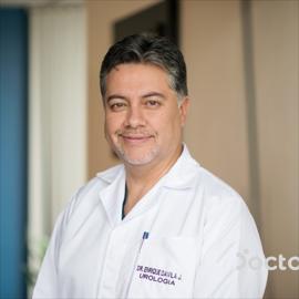 Dr. Enrique Dávila Jara, Urología