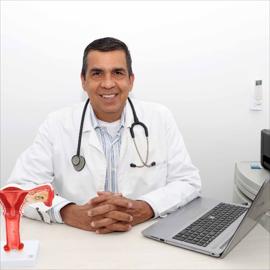 Dr. Julio Morales Flores, Ginecología y Obstetricia