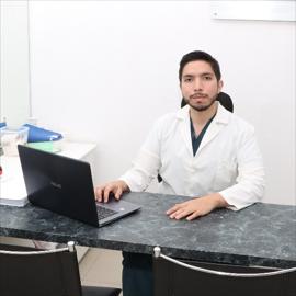 Dr. Eduardo Molina Varas , Medicina General