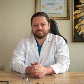 Dr. William Alexander Cartagena Guardado, Ortopedia y Traumatología