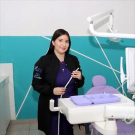 Dr. Veronica Tatiana Lezano Morales, Odontología