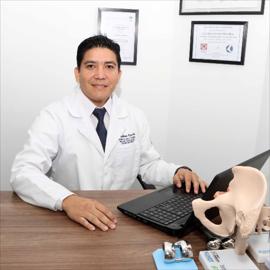 Dr. Guillermo  Reyes  Blum, Cirugía Ortopédica y Traumatológica