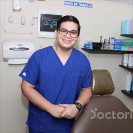 Dr. Víctor Xavier Morales Quevedo, Odontología