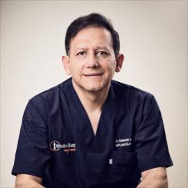 Dr. Eduardo López Martínez, Implantología