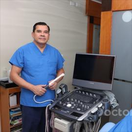 Dr. Rodolfo Muñoz  Villacis, Ginecología y Obstetricia