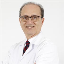 Dr. Carlos Luis Chacón Pazmiño, Cirugía Oftalmológica