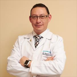 Dr. Ricardo Esteban Cortez Andrade, Medicina Interna