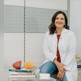 Dra. Gabriela Cucalon Ramirez, Nutrición Clínica
