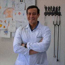 Dr. José Eliseo Mayén Castillo, Gastroenterología Pediátrica