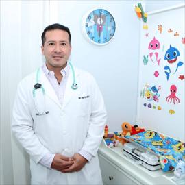 Dr. Cristian Mena Cedeño, Cirugía Pediátrica