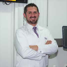 Dr. Homero Meneses Sáenz, Ginecología y Obstetricia