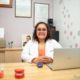Dr. Elisa Boche López, Odontología