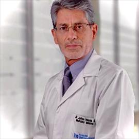 Dr. Julian Vacas Salazar, Medicina Interna